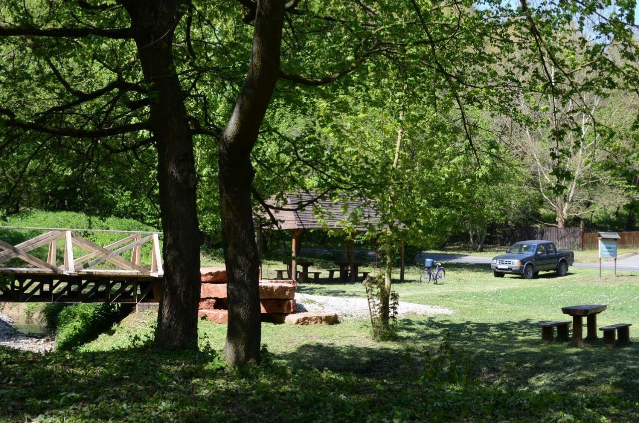 Gerecse Vendeghaz Hotel Sutto Exterior photo